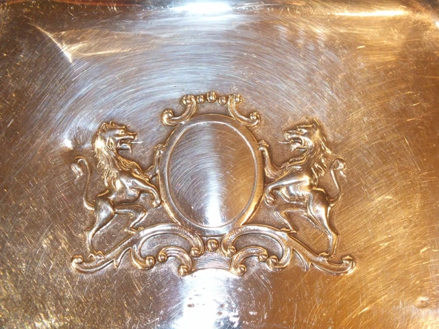 Cravate HERMES en soie rouge vin neuf jamais utilisée sans emballage Cravate HERMES en soie rouge vin neuf jamais utilisée sans emballage