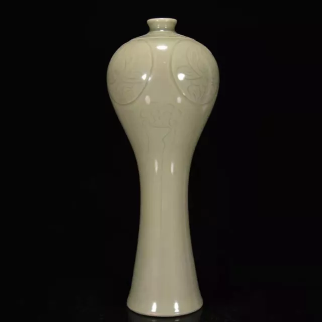 Chinese Yue Kiln Porcelain Handmade Exquisite Carved Designs Vase 9288