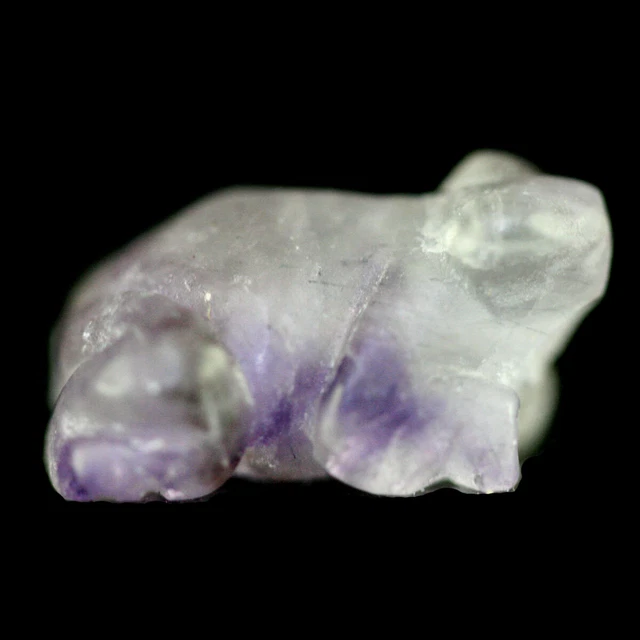A Pyu to Pagan amethyst bead in the form of a frog EM3
