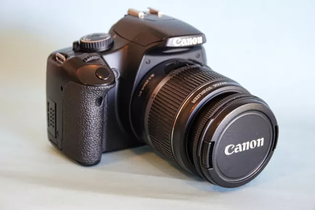 Canon EOS 450D / Rebel XSi 12.2 MP Digital SLR Camera - Black