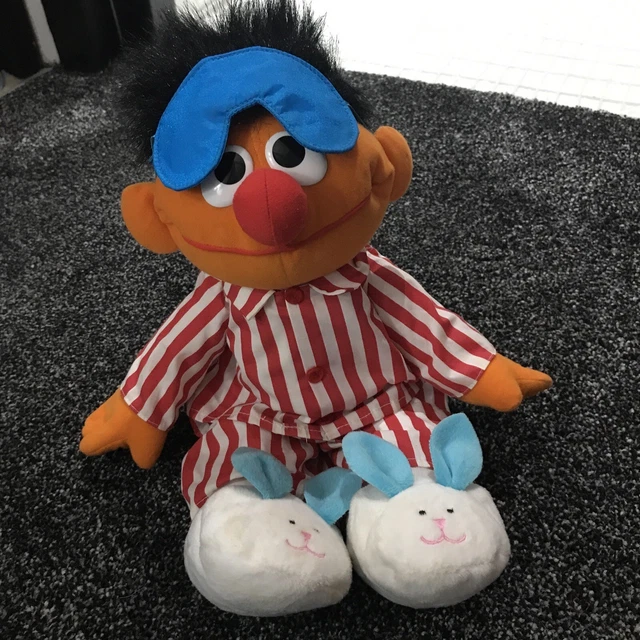 SESAME STREET 1996 Ernie Singing Snoring Toy Pyjamas Sleep Toy Used £10