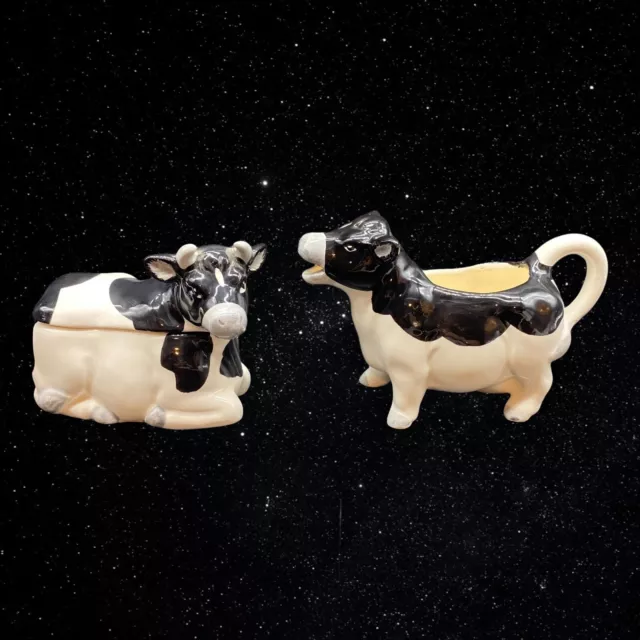 Vintage Ceramic Black & White Cow Sugar & Creamer Set 3-4”T 4.5-5.5”W