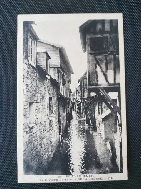 CPA Pont-Audemer (Eure) - Place Du Vieux Marché & Rue Carnot - Années 1910