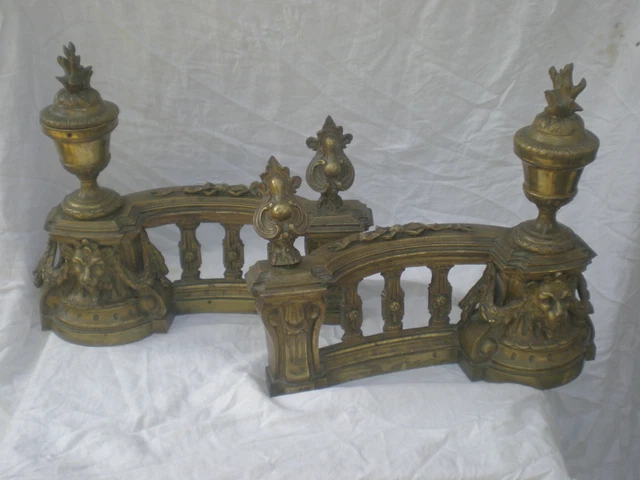 Paire De Devanture De Cheminee Au Lion En Bronze Ancienne D'epoque Fin Xix Eme
