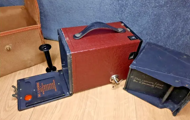 Rare Vintage KODAK Brownie No.2 Model F Burgundy / Maroon Box Camera with Case