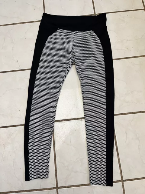 KORAL ACTIVEWEAR NEW! Black/White Geometric Print POLARIZE Crop Leggings Sz M