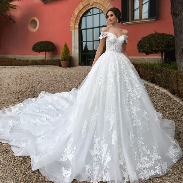 Luxury Ball Wedding Dresses Beaded Sweetheart Princess Lace Applique Bride Gowns