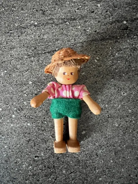 Aus Erbe: Puppe Holzpuppe Biegepuppe Anne KREBS - mit Strohhut