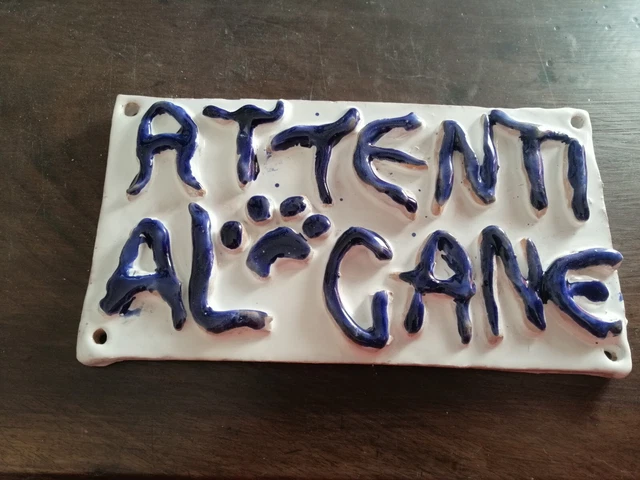 Targa 'Attenti Al Cane' In Ceramica - Decorazione Da Giardino O Casa, Design Classico E Resistente