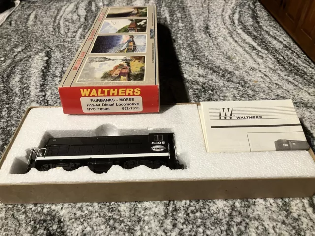 Walthers Fairbanks Morse Diesel Locomotive H12-44 NYC 8305 Vintage HO Train