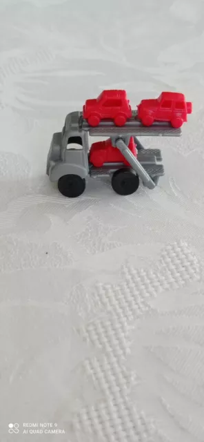 Figurine KINDER ancien MONTABLE