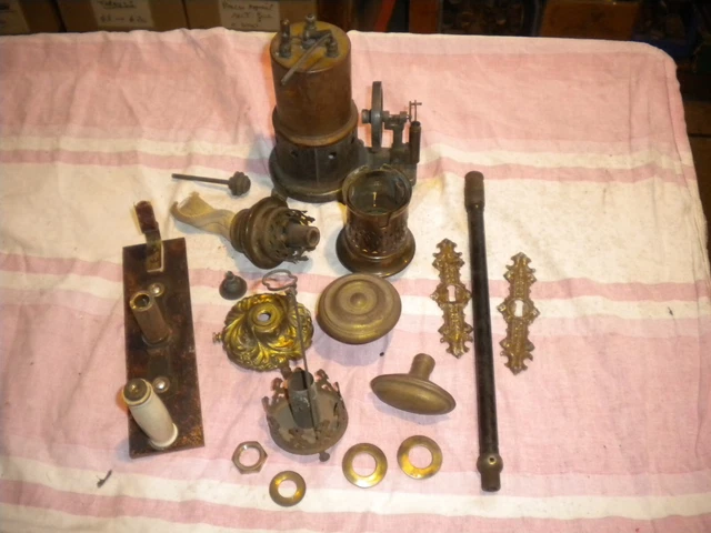Lot De Pièces Anciennes De Lampe - Vendu En L'état (non Testé)
