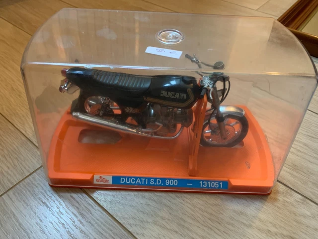 Moto DUCATI 900 SD noire échelle 1/10 fabr GUILOY miniature de collection