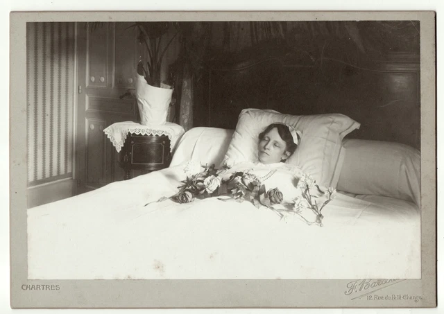 Photo albumine contrecollée sur carton représen