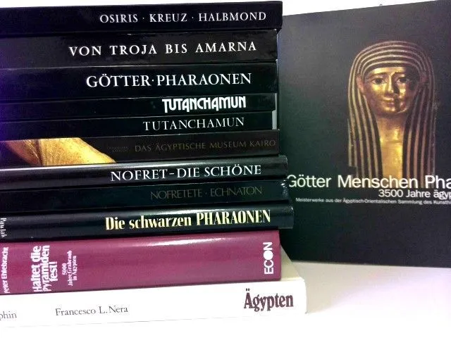 Konvolut bestehend aus 12 Bänden, zum Thema: Ägypten / Pharaonen div Autoren: