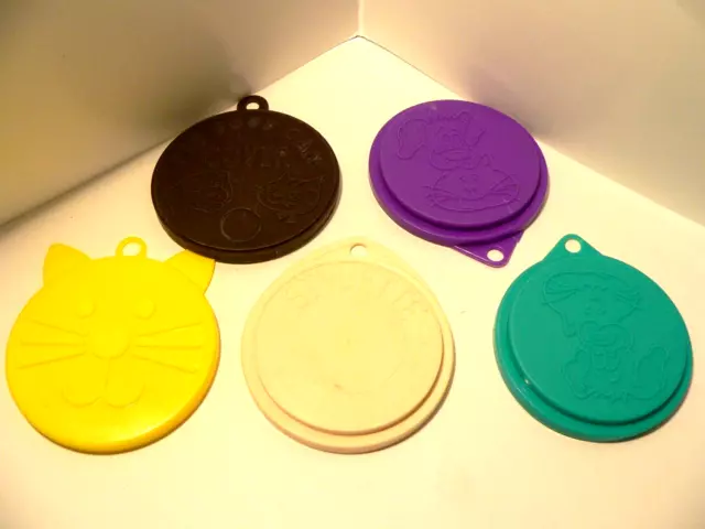 Lot of 5 Cat Food Can Covers. Dogs Cats Pets Canned Food Saver Lids.