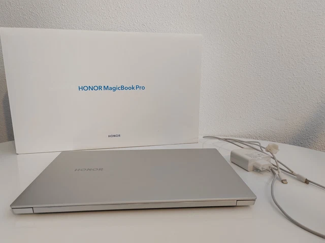 PC Portable HONOR MAGICBOOK 16" - AMD Ryzen 5 5600H, SSD, Windows 11, Occasion