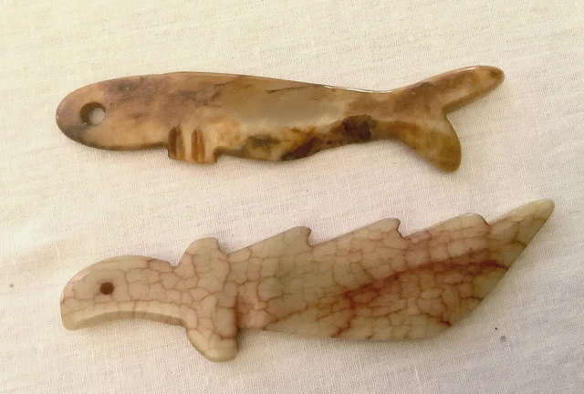 Chinese 2 Natural Jade STONE Carved FISH Statues Pendants Amulets