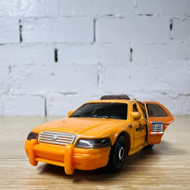 2006 Ford Crown Victoria Taxi Moving Parts MB1140 NYC 2021 Orange Yellow