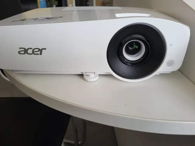 Acer P1560Bi DLP Projector