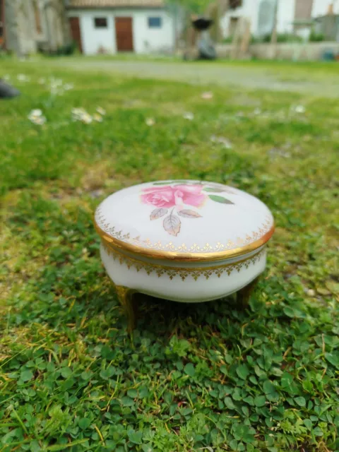 Petite Bonbonnière ou Boite à bijoux Véritable Porcelaine De France Vintage