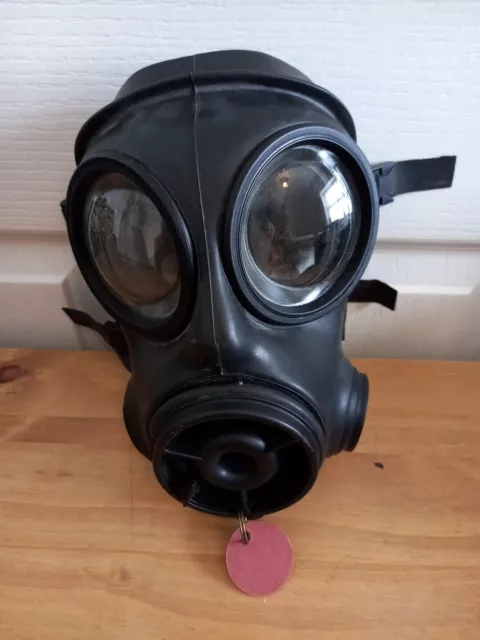 British Avon 1980s, S10 Size 2 Large Gas Mask Respirator w/ Filter & Bag *PROP*