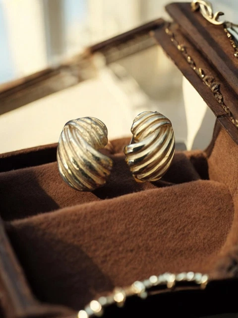 Boucles d'oreilles Yves Saint Laurent – Les Merveilles De Babellou