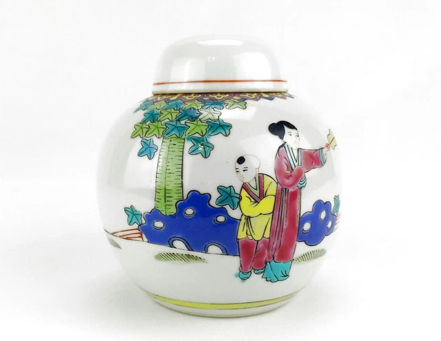 Hand Painted Chinese Famille Rose Lidded Ginger Jar / Pot
