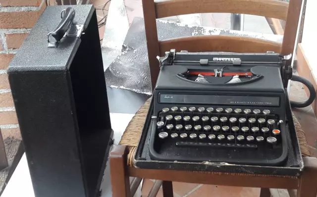 Olivetti Studio 42 Macchina da scrivere vintage. Custodia originale. Anni 30 .