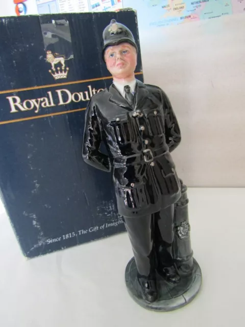 OFFER  POLICEMAN THE BOBBY HN 2778 ROYAL DOULTON MADE IN ENGLAND RARE FIGURE mib