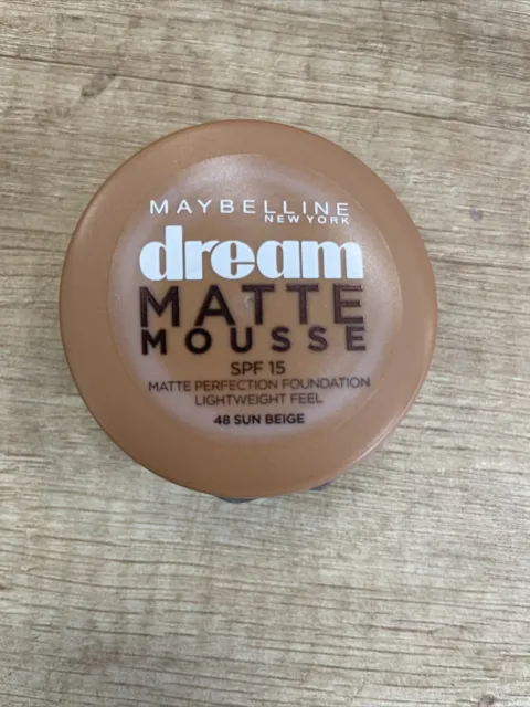 Maybelline New York Dream Matte Mousse FPS 15, 18 ml 48 sol beige fórmula original