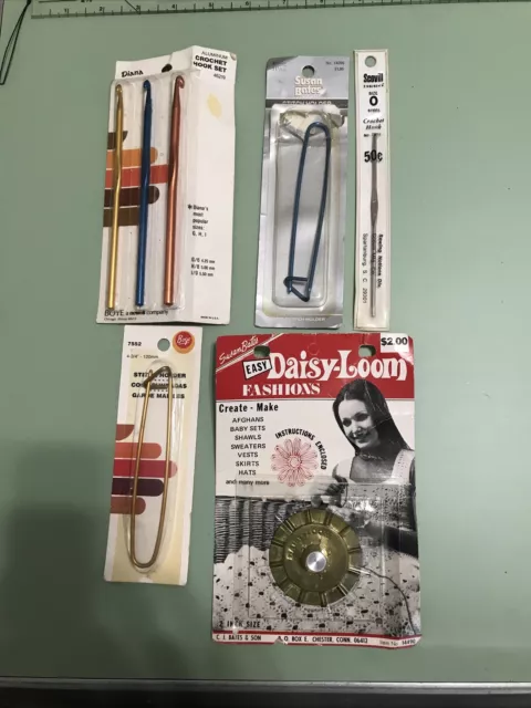 Boye Crochet hook set with susan Bates Easy Daisy-Loom +2 stitch holder, #0 hook Boye Crochet hook set with susan Bates Easy Daisy-Loom +2 stitch holder, #0 hook