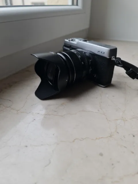 Fujifilm X-E2 Body Grau APS-C Systemkamera mit Objektiv 18mm-55mm