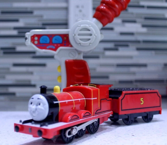 THOMAS & FRIENDS Hit Toy Trackmaster JAMES Train Remote Control Forward