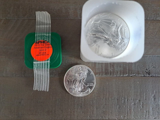 2015 American Silver Eagle 1oz Coin Roll of 20 BU Coins in Original Mint Tube 2015 American Silver Eagle 1oz Coin Roll of 20 BU Coins in Original Mint Tube