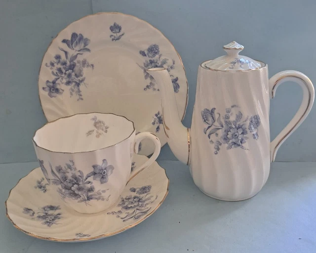 Crown Staffordshire Blue & White Bone China - Tea For One - LARGE Breakfast Cup