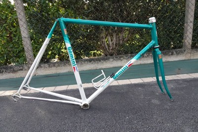 Cadre velo 2390g 54,5×54,5cm   98,5/126,4 mm BFFS Campagnolo CINELLI columbus ? 