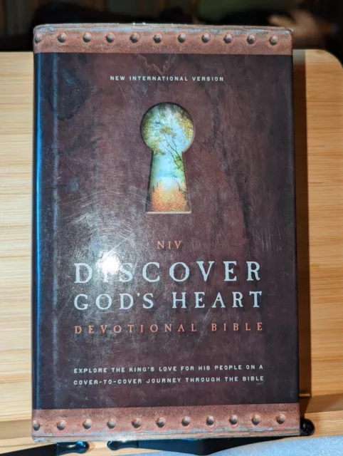 NEW "DISCOVER GODS HEART DEVOTIONAL BIBLE", NIV, STANDARD PRINT Hardcover