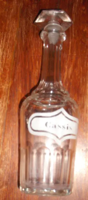 Ancienne carafe en verre soufflé gravée Cassis XIX éme