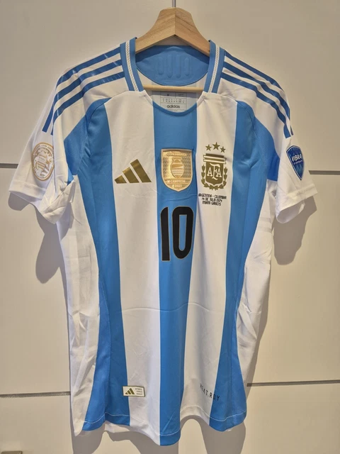 Lionel Messi Figurine Football Star Figurine A Football