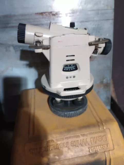 David White LT8-300P Transit Level Surveyor 26x Tool Instrument w/ Plummet, Case