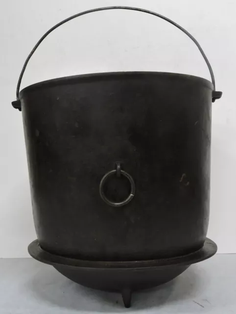 Antique Vtg "Wagner" Cast Iron 8 Pot 3 Legged Cauldron/Camp Bean Pot/Stew Kettle