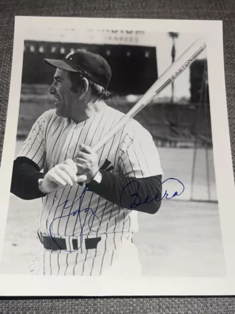 New York Yankees Yogi Berra Team Issued Autographed Photo 4x5