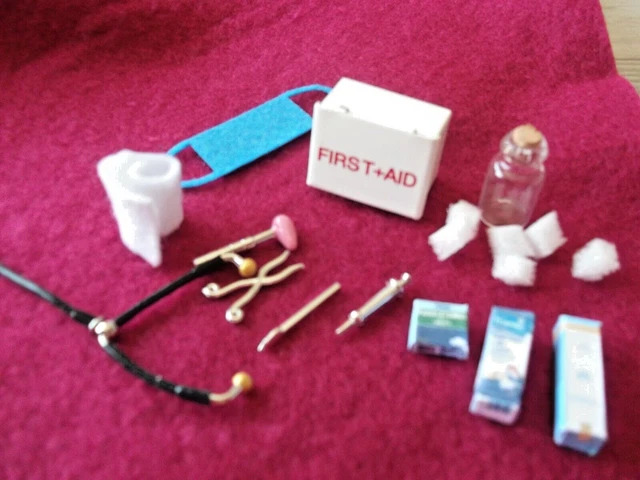 new dolls house miniatures & accessories- first aid kit & mini medical contents