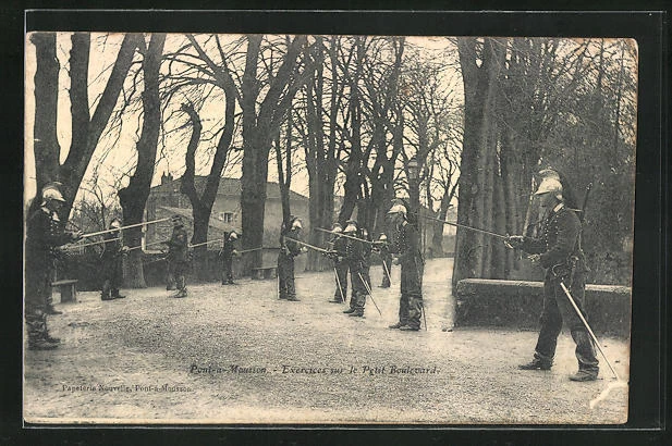 CPA Pont-à-Mousson, Exercices sur le Petit Boulevard 1906