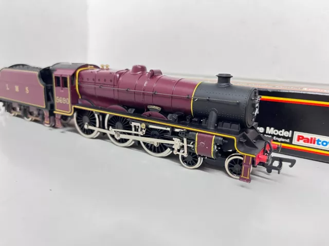 Mainline 37-061 LMS Crimson 4-6-0 Jubilee Class 5XP Leander OO Gauge Loco