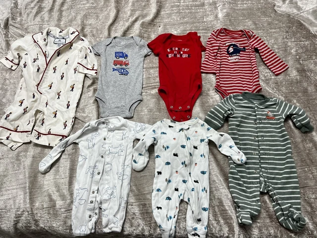Baby Boys Newborn 0-3 Months Lot bundle onesies bodysuits gerber carters EUC
