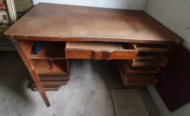 alter / antiker Schreibtisch mit Fach und Laden - sanierungsbedürftig