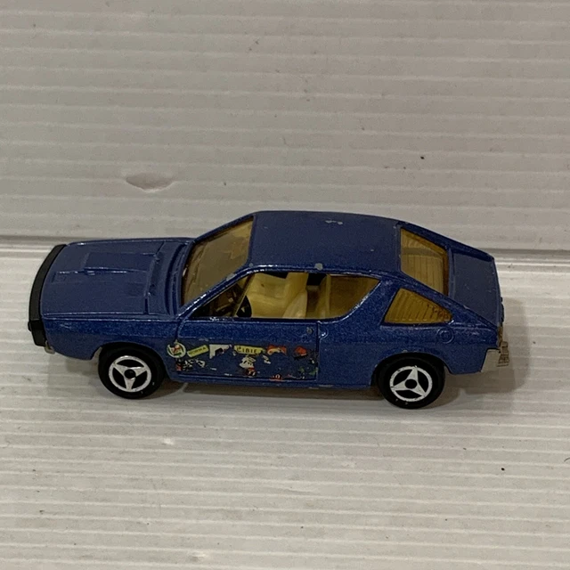 MAJORETTE RENAULT 17 restaurée modèle deux couleurs, blanche avec le