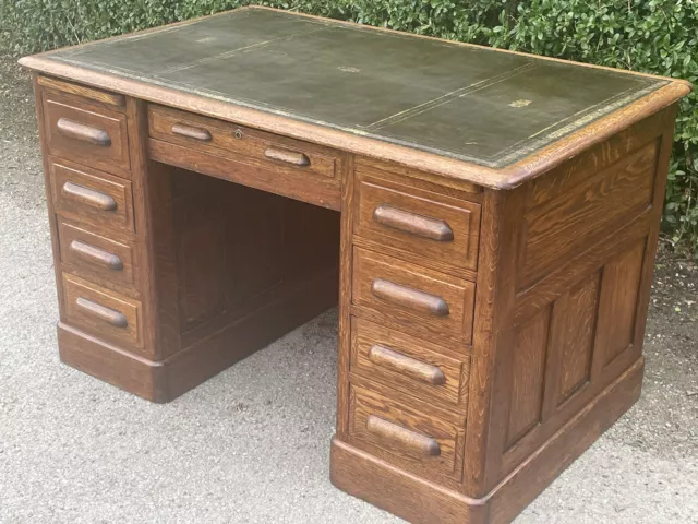 Large Arts And Crafts Solid  Oak Office  Desk  Huge Storage Great Condition